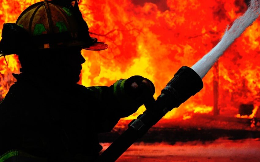 Sumqayıtda zavodda qaz balonu partlayıb, ölən var