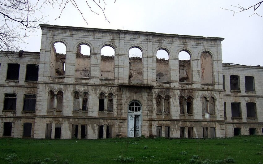 Şuşa Real Məktəbinin bərpasına 1 milyon manat ayrıldı