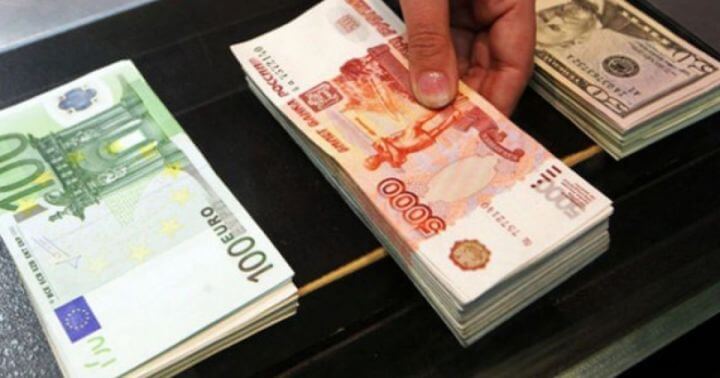 Rublu ucuz alıb, baha satan banklar – SİYAHI