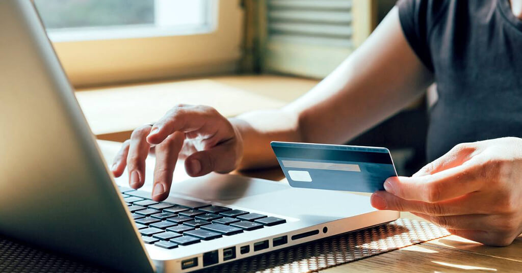 Bir ayda bank kartlarının sayı 130 min ədəd artıb