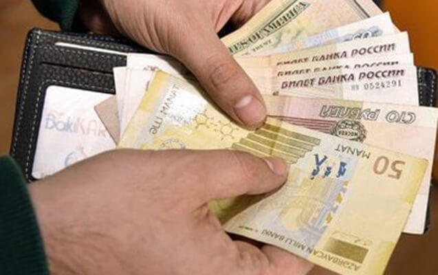 Son ayda rubl 9 manata yaxın bahalaşdı