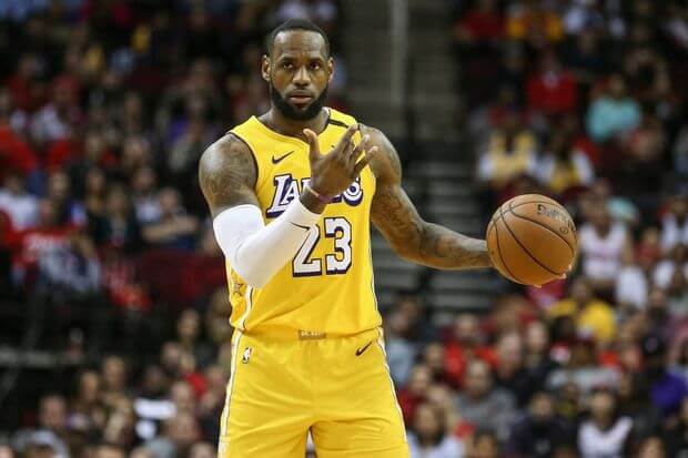 LeBron Ceyms NBA-da ilk milyarder basketbolçu olub