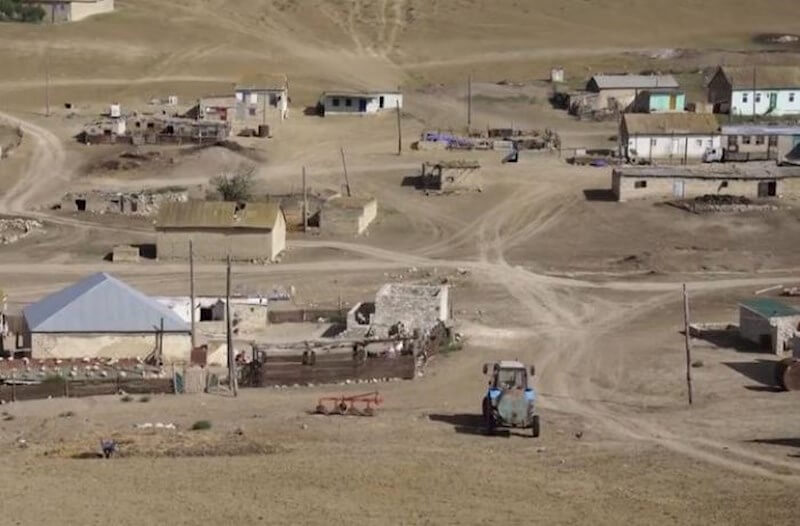 Nardaranda su içmək üçün yağışı gözləyirlər - VİDEO