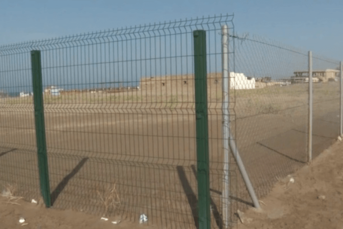 Buzovna çimərliyi yenə hasarlandı - VİDEO