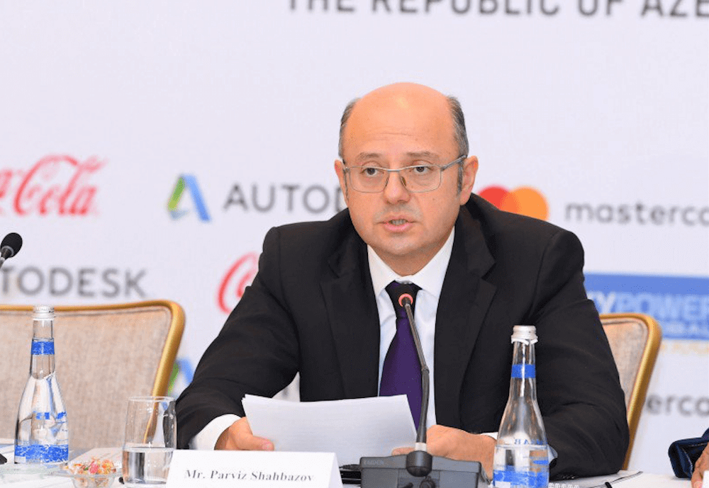 Nazir dünyanın ən böyük üzən külək elektrik stansiyasında oldu