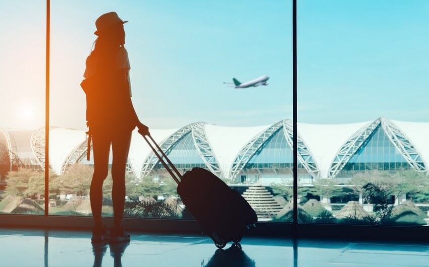 Xarici ölkələrə gedən vətəndaşlarımızın sayı 2,4 dəfə artıb