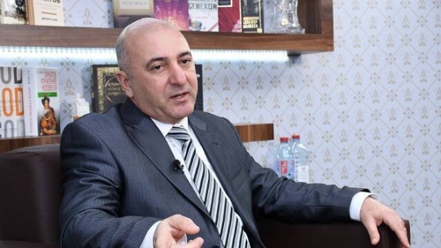 "Qazilərin sığorta ödənişlərinə başlaya bilmirik, amma Corca ev verməyə pul tapırıq"