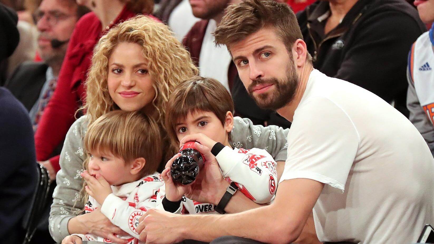 Şakira övladlarını Pikedən pulla almaq istəyir