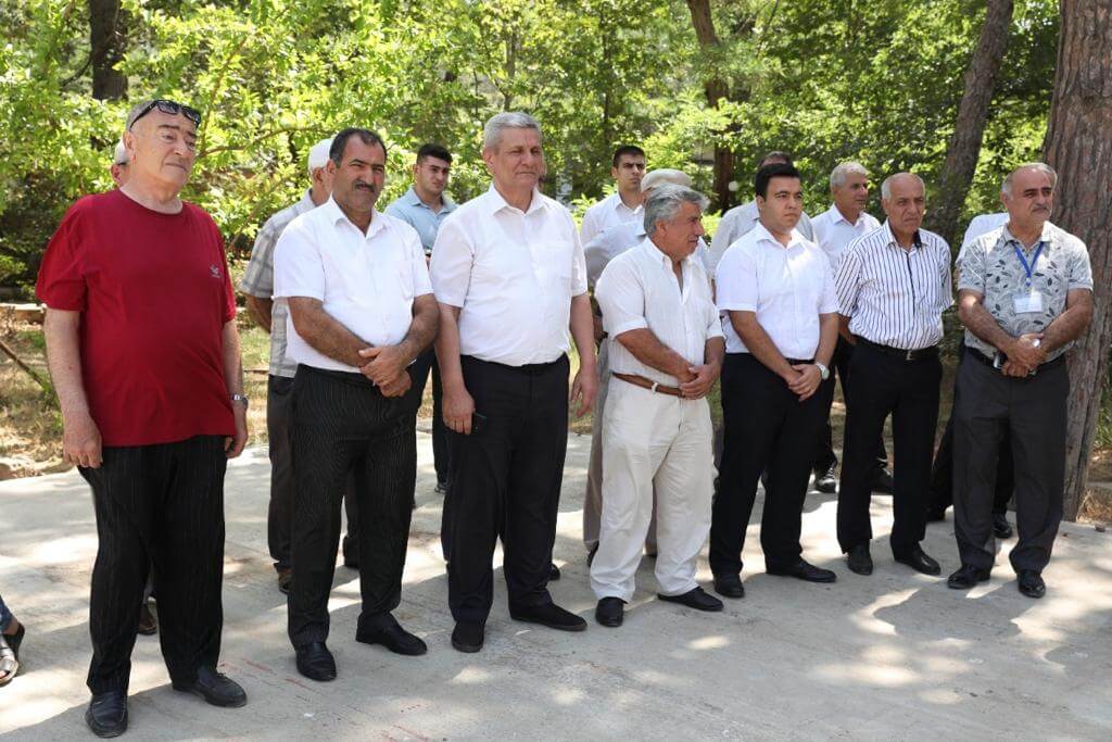 "Azəriqaz"ın məsul şəxsləri Binəqədi sakinlərinin müraciətlərini dinlədi