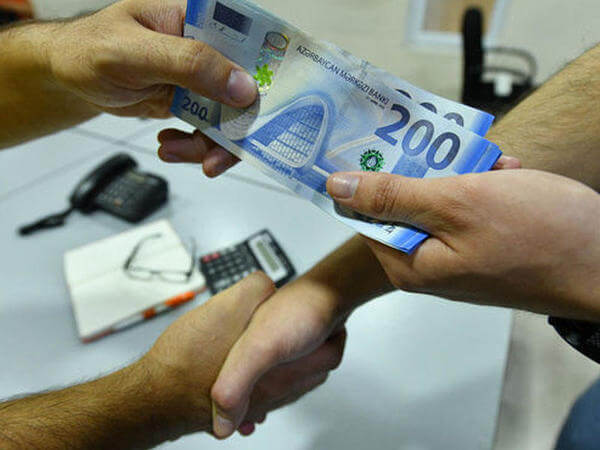 Məktəbdə rüşvət qalmaqalı: Müəllimin səsyazısı yayıldı - VİDEO