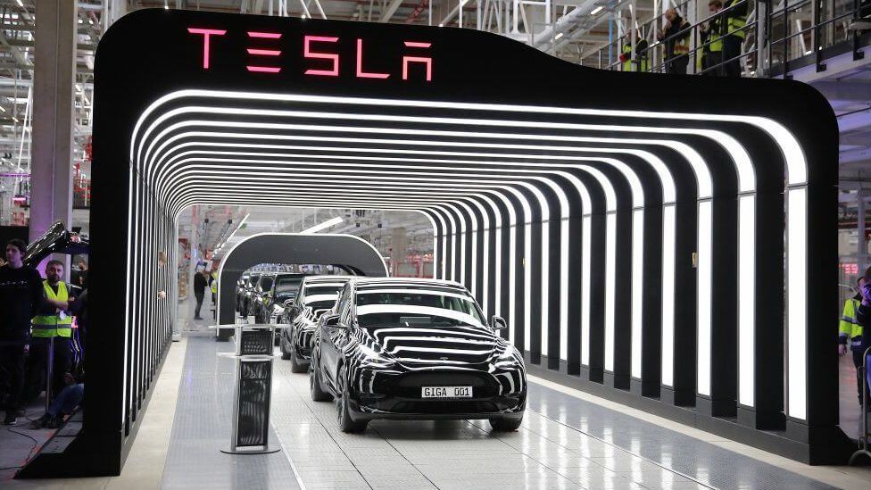 “Tesla” altı ayda 170 milyon dollar itirib