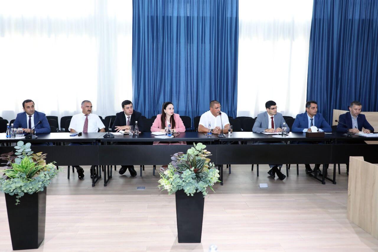 Meşəətrafı yaşayış məntəqələrinin qazlaşdırılması perspektivləri mövzusunda növbəti görüş keçirilib