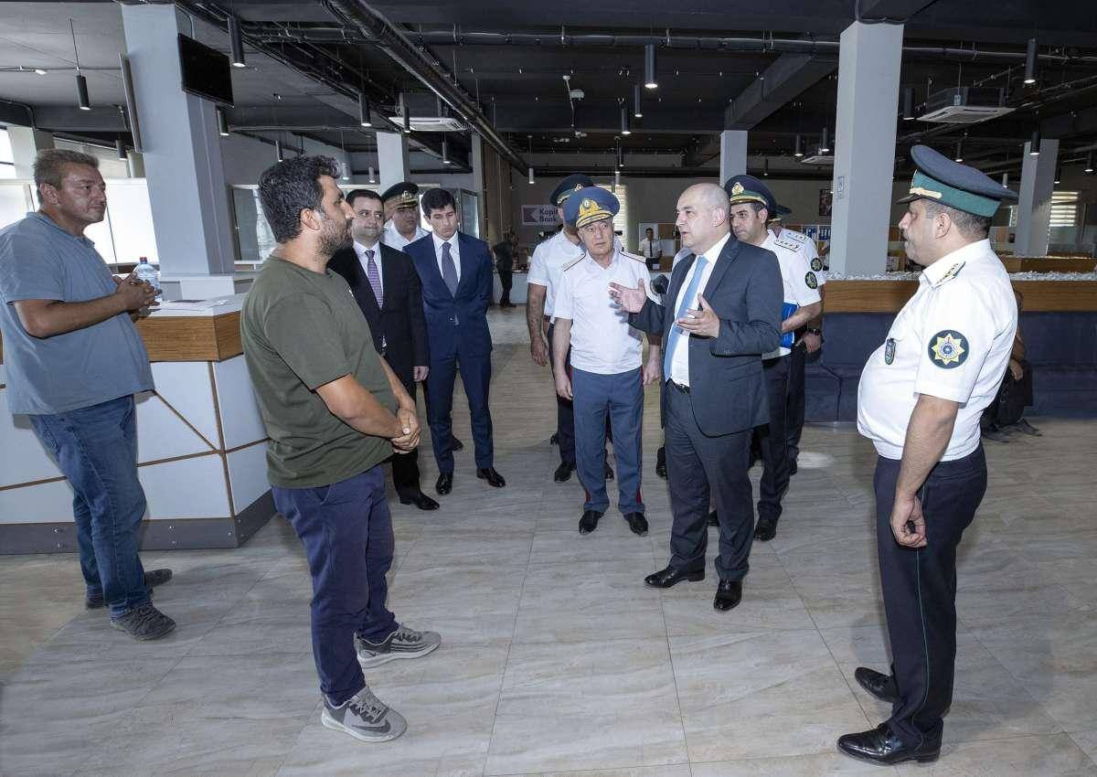 Şahin Bağırov “Qırmızı Körpü”də sürücülərlə görüşdü, fikirlərini dinlədi – FOTO