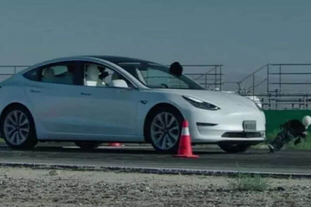 “Tesla” avtopilotu sınaqdan keçə bilmədi - VİDEO
