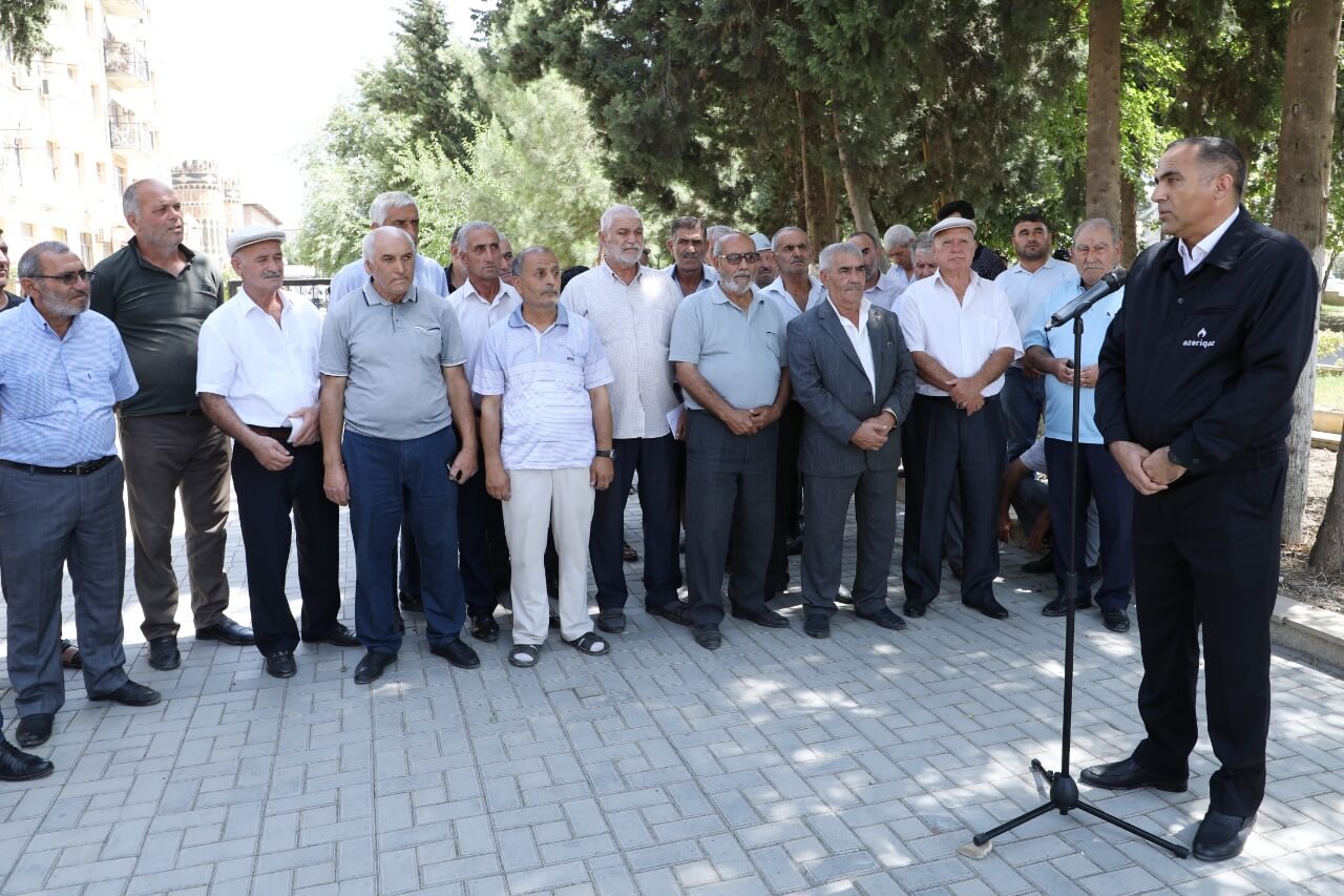Cəlilabadlılar qaz təchizatı ilə bağlı problemlərindən söz açıb - FOTO