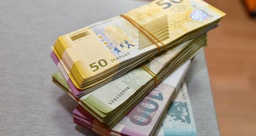 Ölkədə ən çox maaş alanlar kimlərdir? – RƏSMİ