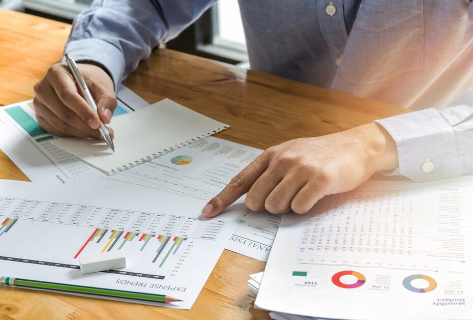 Mallar invoys, yoxsa gömrük dəyəri ilə uçota alınmaldır?