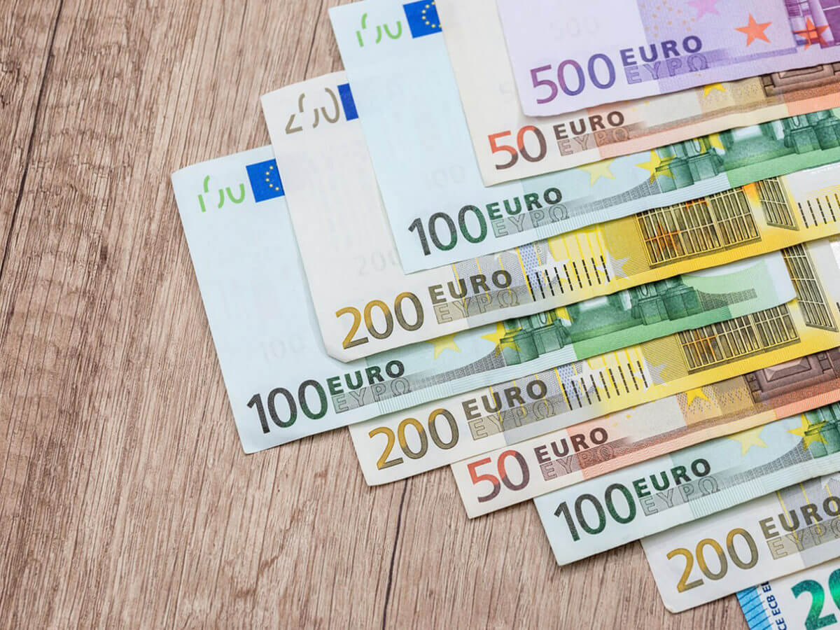 Rəsmi məzənnələr açıqlandı