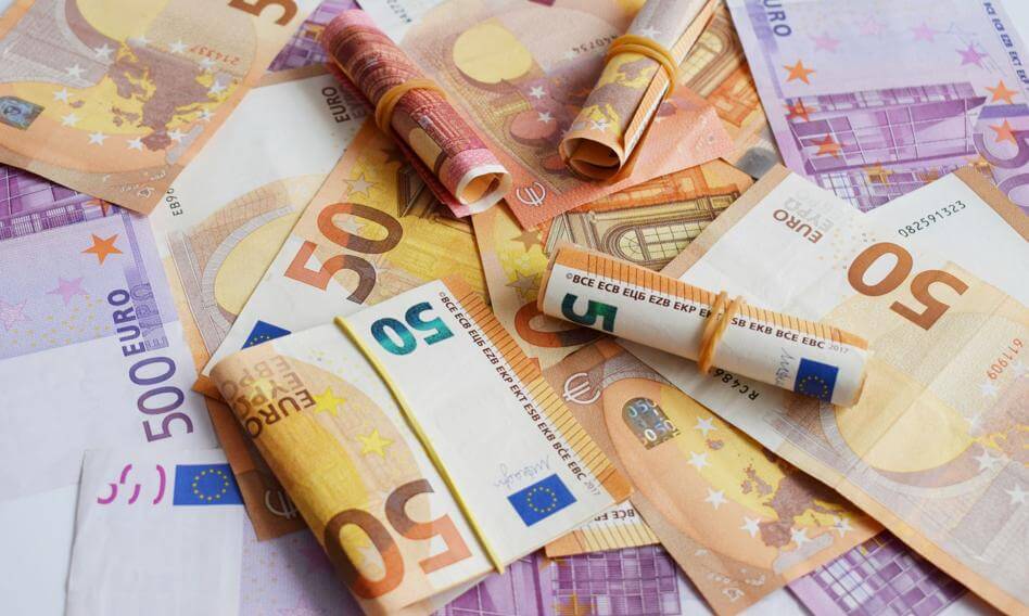 Rəsmi məzənnələr açıqlandı