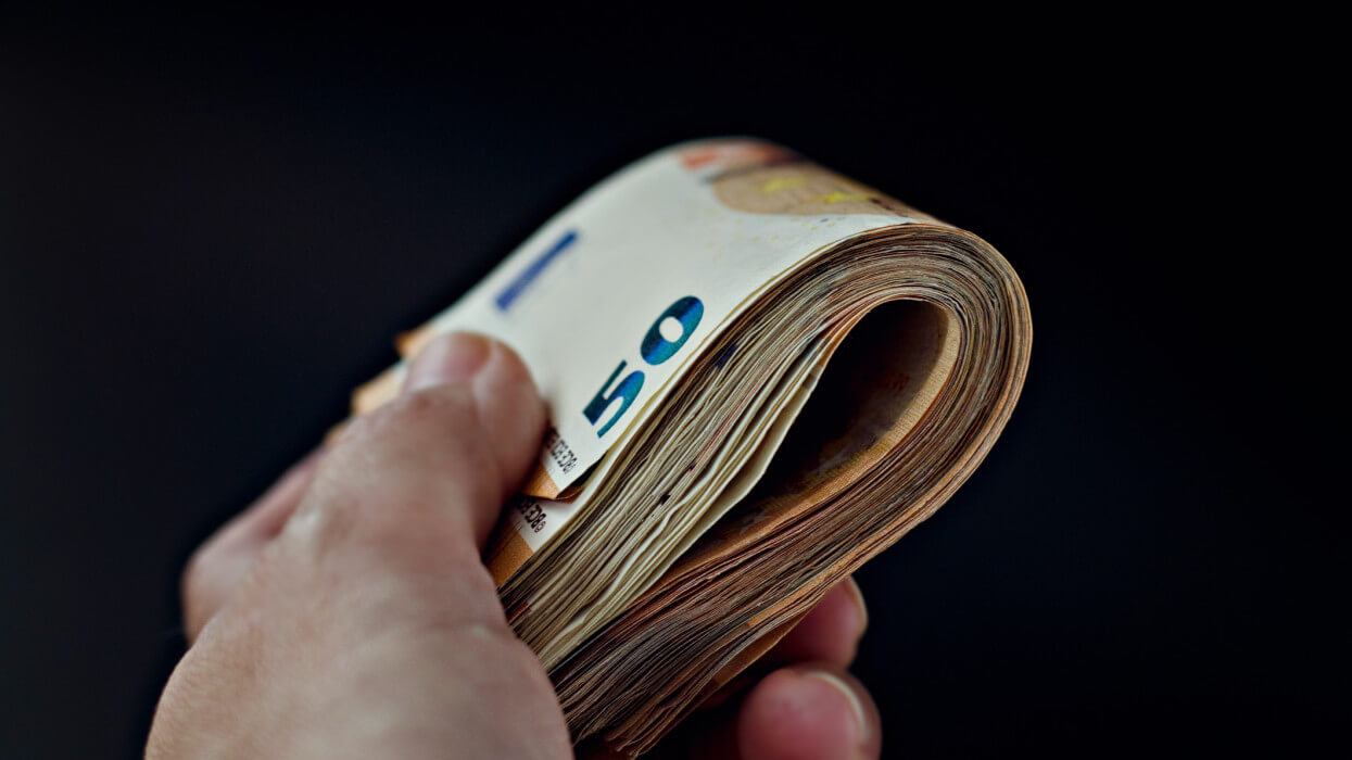 Rəsmi məzənnələr açıqlandı