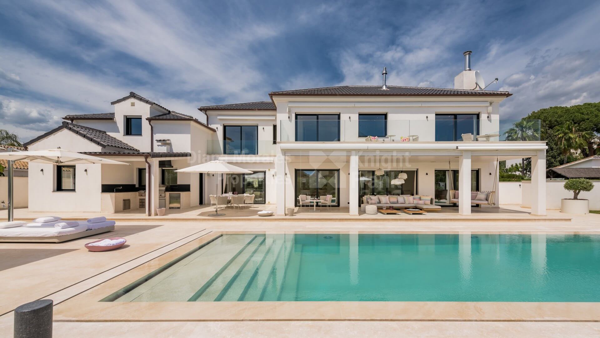 İtaliyada rusiyalı milyarderin 11 villasına həbs qoyulub