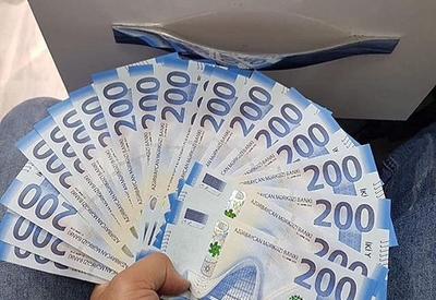 Bakıda maaşlar 1000 manatı keçdi – RƏSMİ