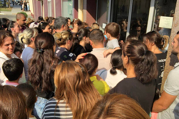 Məktəbli formaları məcburi deyil, izdihama ehtiyac varmı?