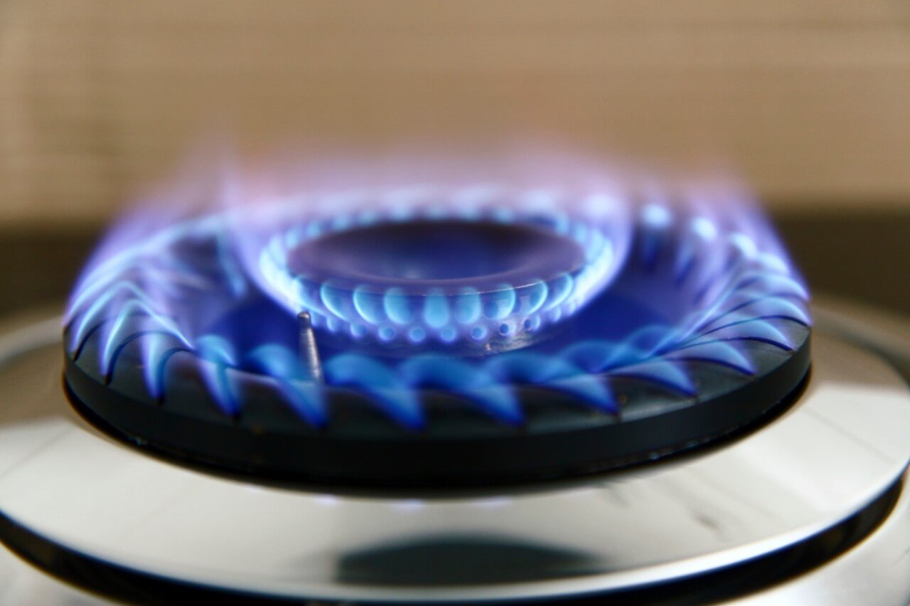 Avropada təbii qazın qiyməti 2400 dollara düşüb