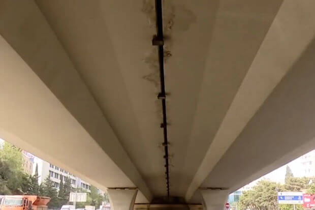 Bakıda iki körpüdə çat yaranıb: Uçqun baş verə bilərmi?