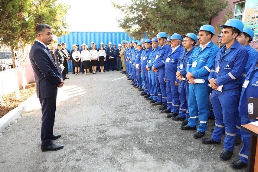 “Azəriqaz”ın 13 əməkdaşı nümunəvi əmək fəaliyyətinə görə təltif edildi