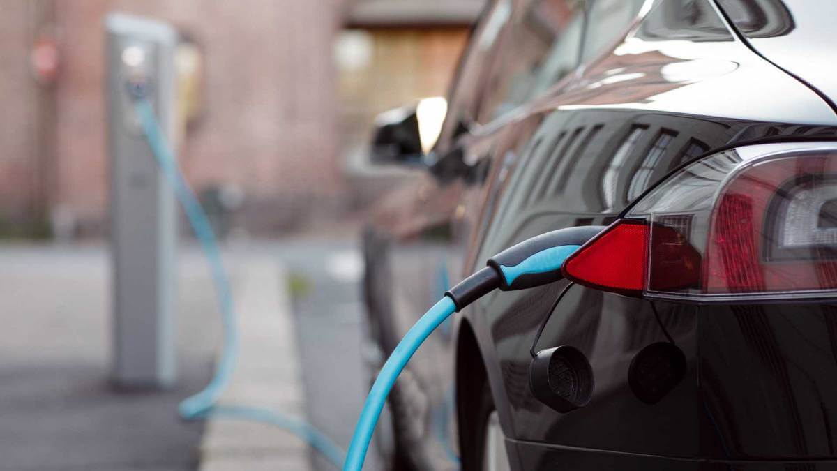 Hibrid avtomobillər üzrə ƏDV-dən azad olma əlavə 1 il artırılacaq