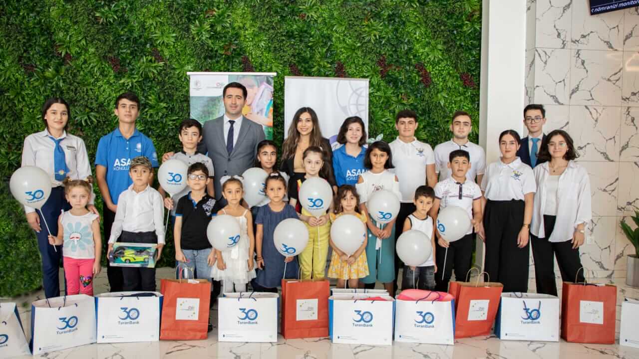 "TuranBank" “ASAN Məktub”la birgə məktəblilərin arzularını gerçəkləşdirib