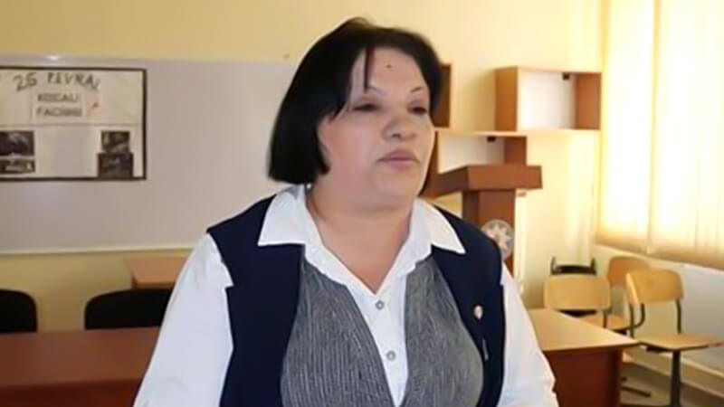 Müəllimlərdən pul tələb edən direktor işdən çıxarıldı