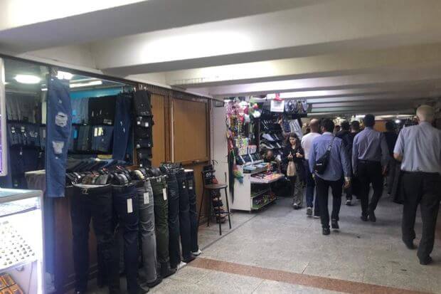 “20 Yanvar” stansiyasının keçidindəki ticarət niyə yığışdırılmır?