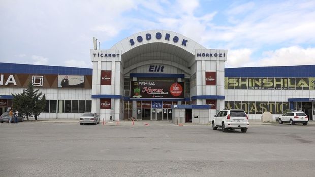 "Sədərəkdə dörd dəfə baha qiymətə şüşə vurdururlar" - ETİRAZ