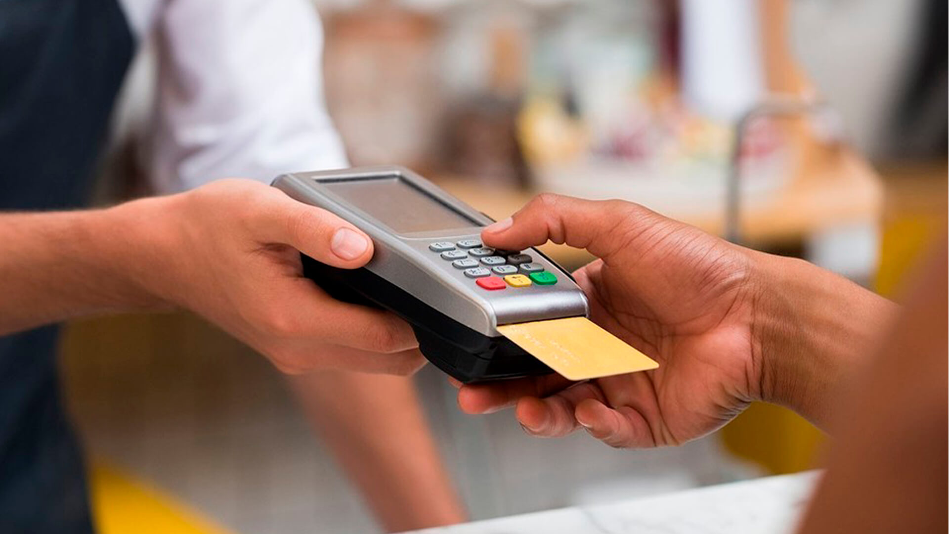 Ölkədaxili nağdsız əməliyyatların həcmi 2,5 dəfə artıb