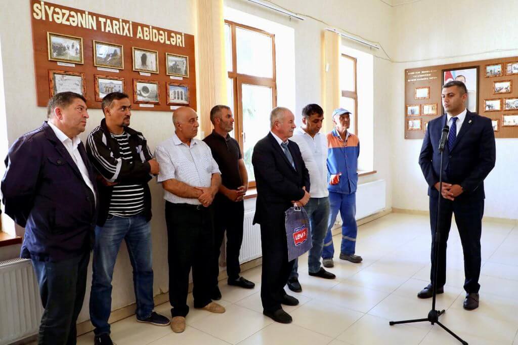 "Açıq mikrofon"da bu dəfə Siyəzəndən olan sahibkarlar müraciətlərini səsləndirdi