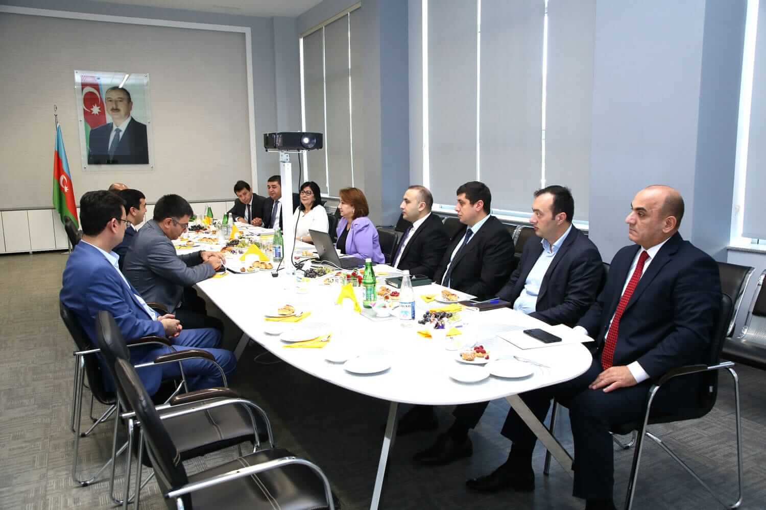 Paytaxt məktəblərinin payız-qış mövsümünə hazırlığı ilə bağlı görüş