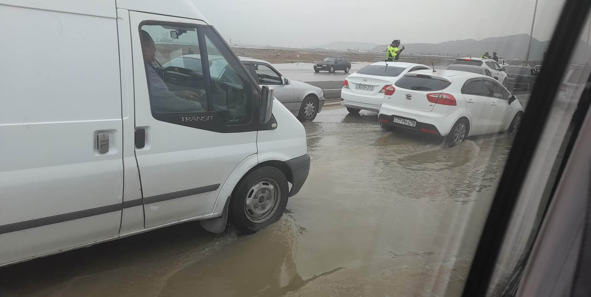 “Azərsu”: “Su kəmərində baş vermiş qəza əhalinin su ilə təchizatına ciddi təsir göstərməyəcək”