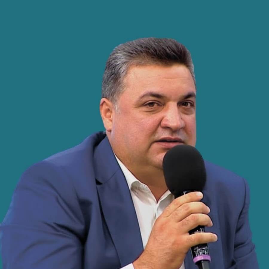 Tanınmış meyxanaçı qəzaya düşdü - FOTO