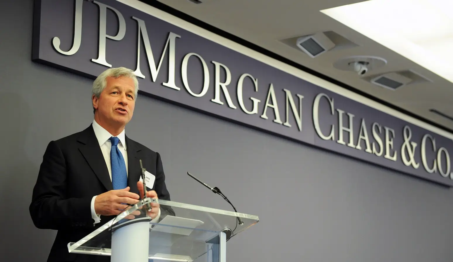 "JPMorgan": "FED inflyasiya üzərində nəzarəti itirib"
