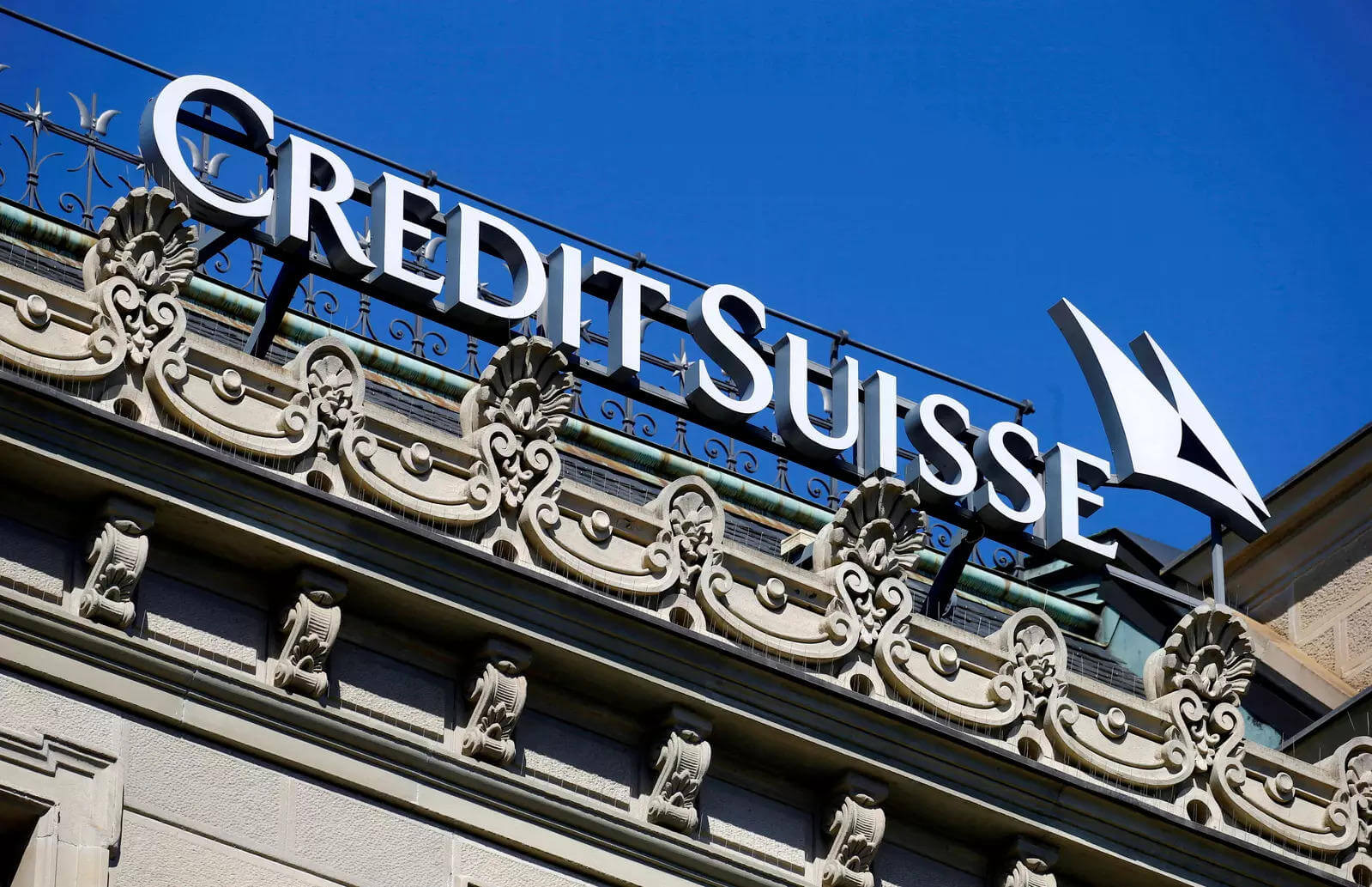 "Credit Suisse"nin UBS-yə inteqrasiyası 3-4 il çəkəcək