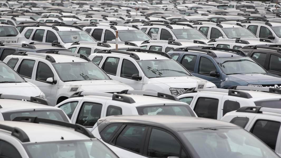 Rusiyada avtomobil satışı 44.7% azalıb