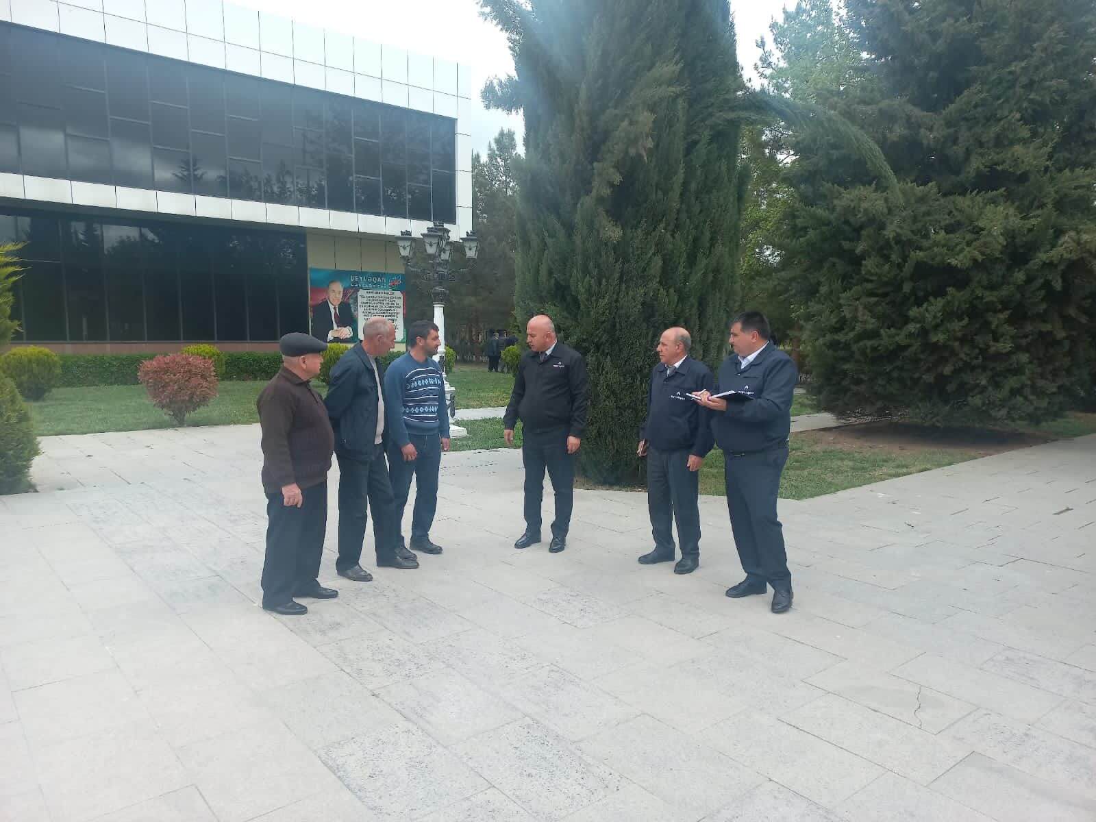 Kimi sahibkar, kimisi də sakin kimi müraciətini ünvanladı