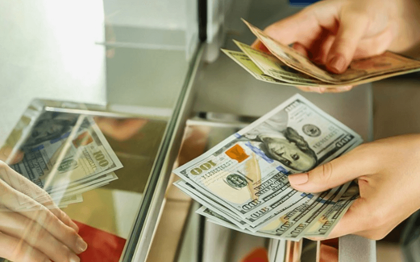 Azərbaycan bankları valyuta mübadiləsi üzrə gəlir marjasını artırıblar