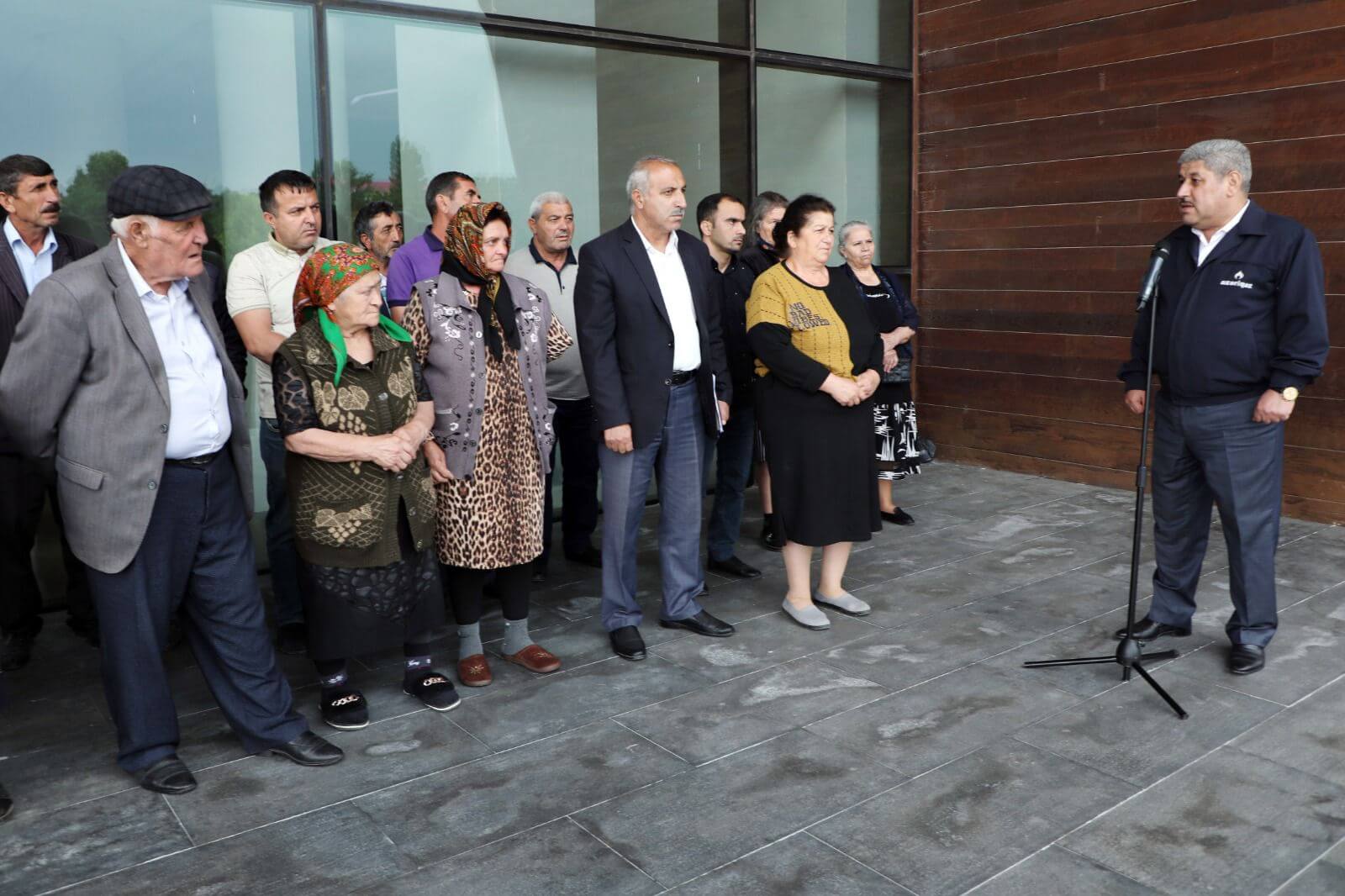 "Açıq mikrofon" aksiyasına abonent axını