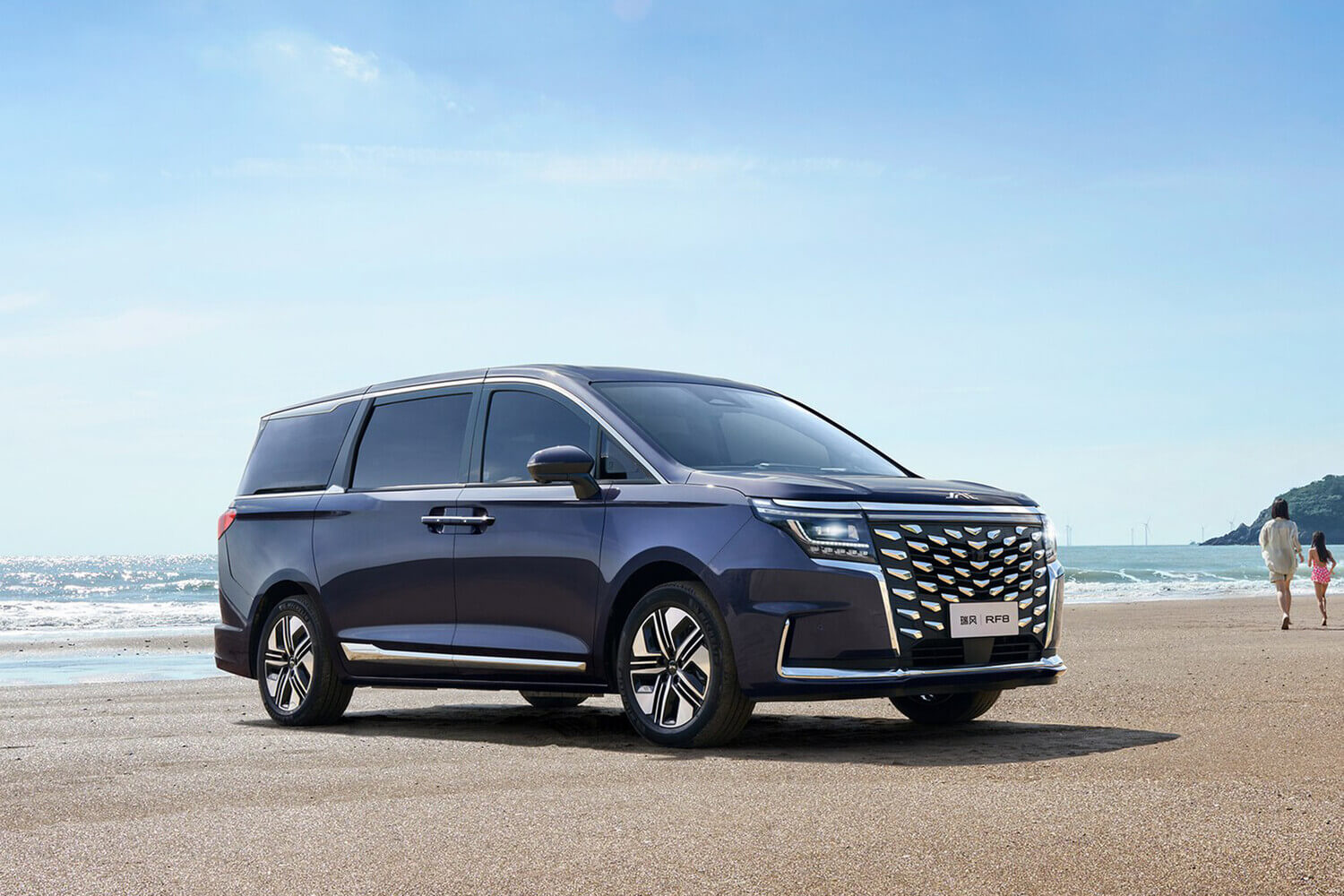 JAC təyyarə sükanı olan miniven istehsal edəcək - VİDEO