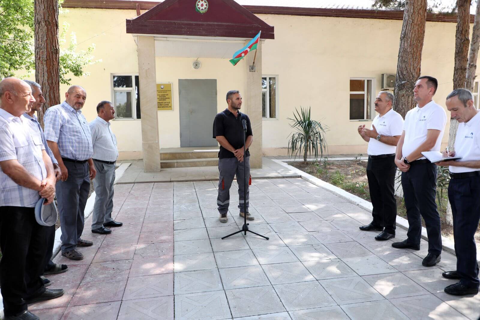 "Səyyar qəbul otağı" bu dəfə Hacıqəhrəmanlı qəsəbə sahibkarları üçün təşkil olundu