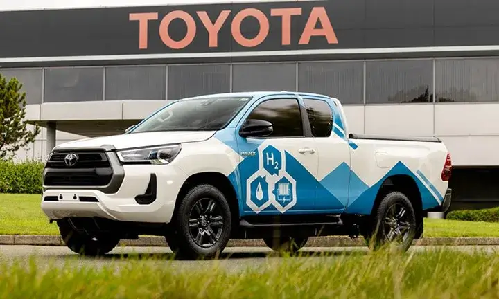 "Toyota" havaya zərərli qaz əvəzinə su buraxacaq