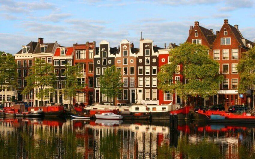 Niderlandda ev satışları kəskin azalıb